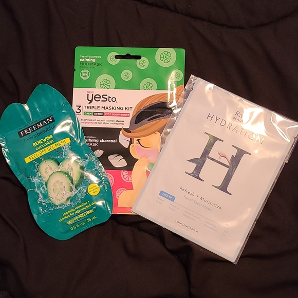 Jade Facial Roller with 5 Face Masks - Picture 3 of 4